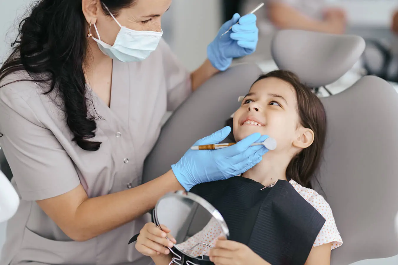 Little Beautiful Girl Dentist Smiling (1)